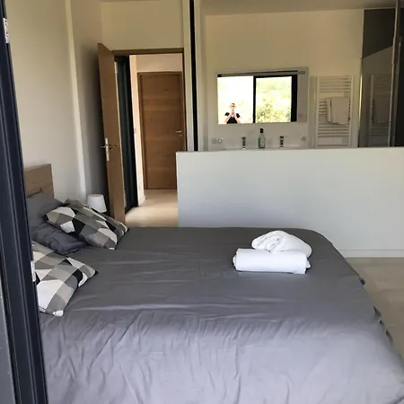 Maison Drome Provencale Avec Vue Acces Pmr Et Piscine Hors Sol 빌라 *
